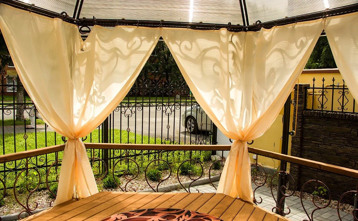 Buy outdoor Curtains from Best carpet shop in Dubai