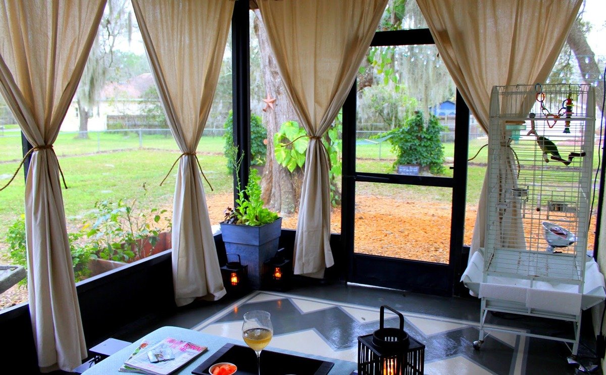 Get outdoor curtains in Dubai