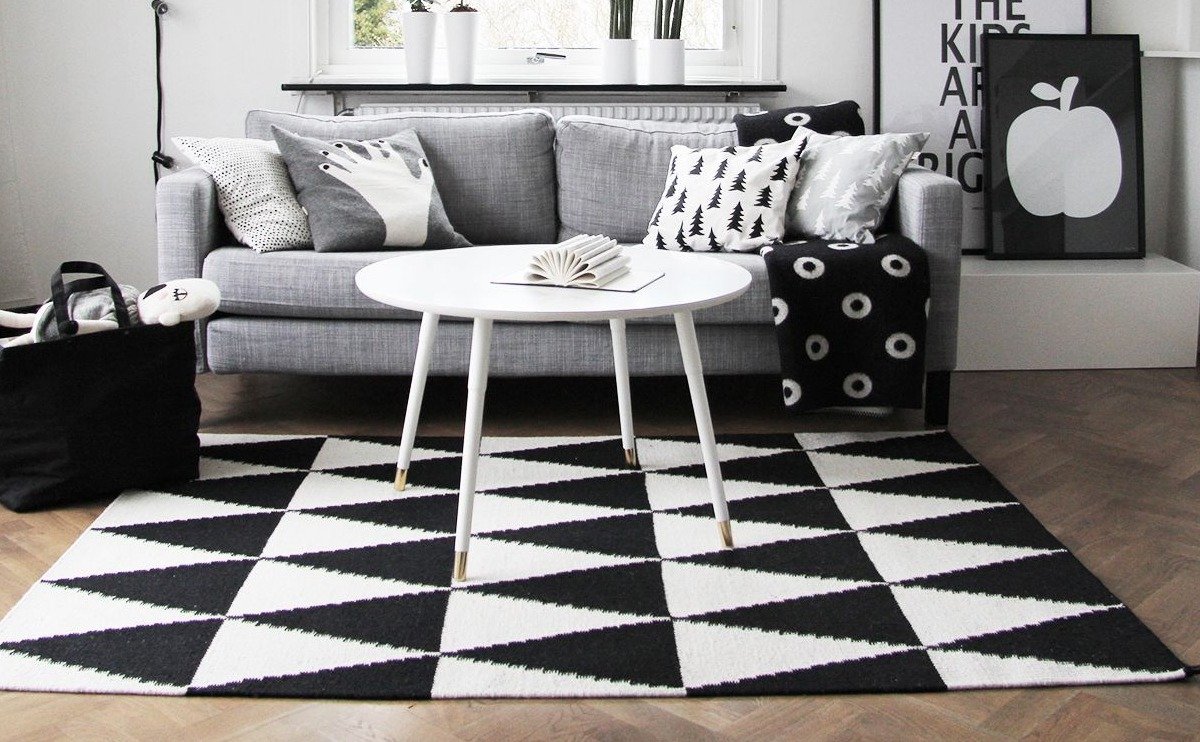 Black and white rug in Dubai