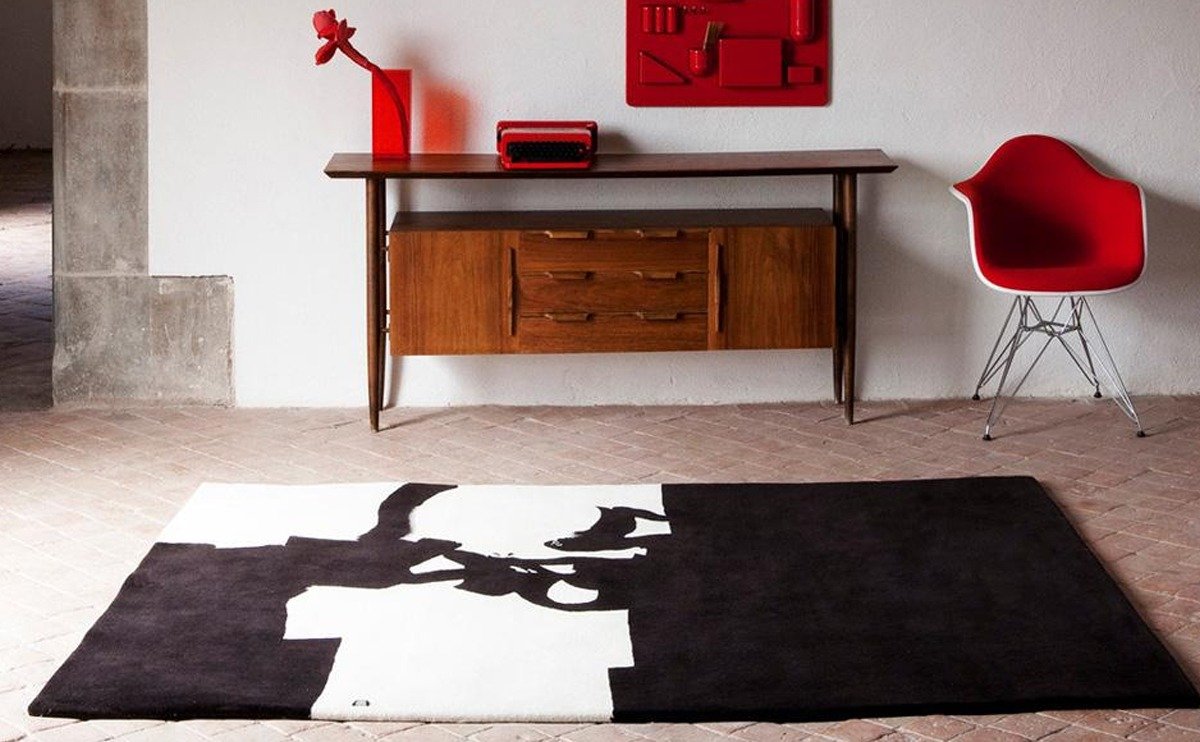 Affordable Black and white rug in Dubai